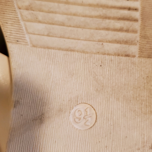 Rachel Zoe white slip on sandals. Size 9.5 - Picture 5 of 5